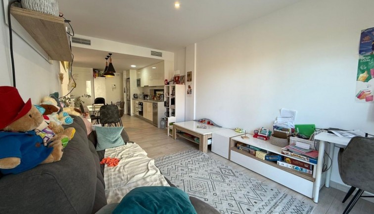 Resale - Apartment - Villamartín