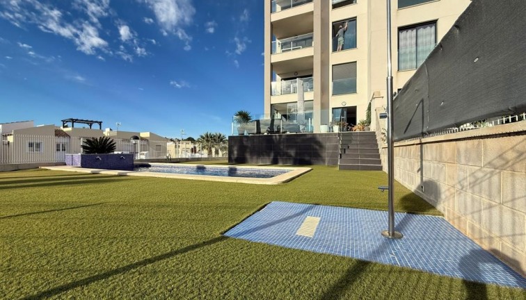 Resale - Apartment - Villamartín