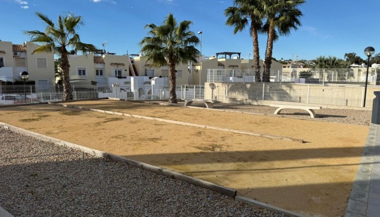 Resale - Apartment - Villamartín