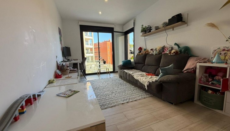 Resale - Apartment - Villamartín