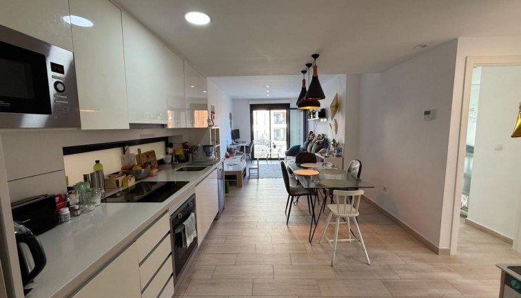 Resale - Apartment - Villamartín