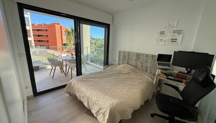 Resale - Apartment - Villamartín