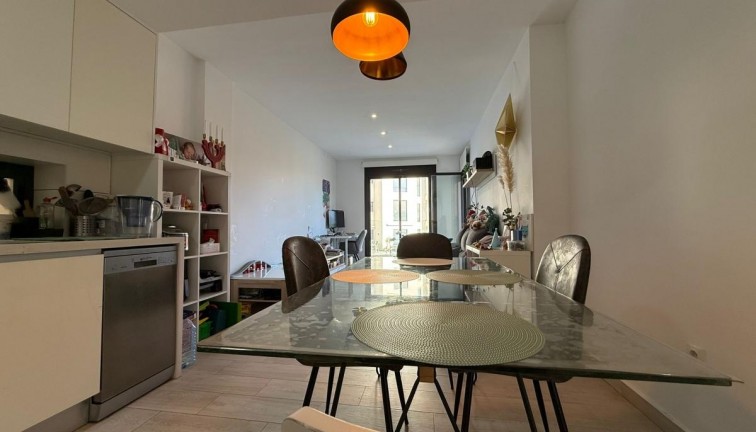 Resale - Apartment - Villamartín