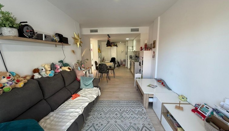 Resale - Apartment - Villamartín