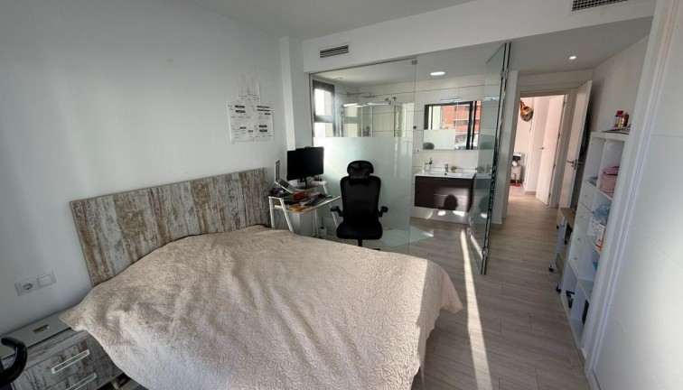 Resale - Apartment - Villamartín