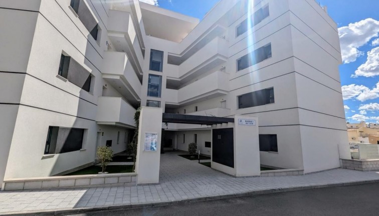 Resale - Apartment - Villamartín
