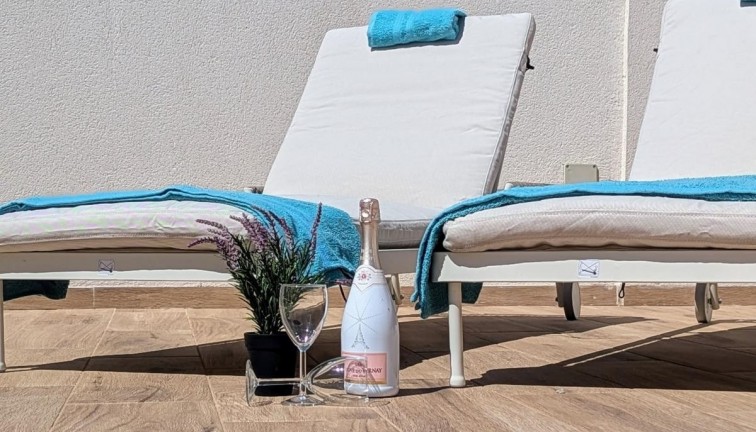 Resale - Apartment - Villamartín