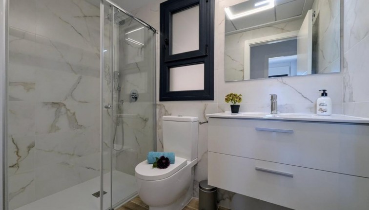 Resale - Apartment - Villamartín