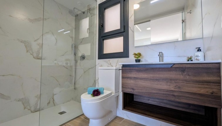 Resale - Apartment - Villamartín