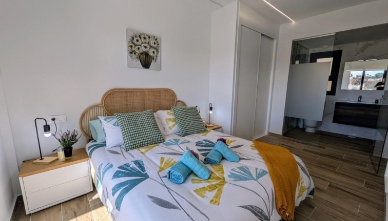 Resale - Apartment - Villamartín