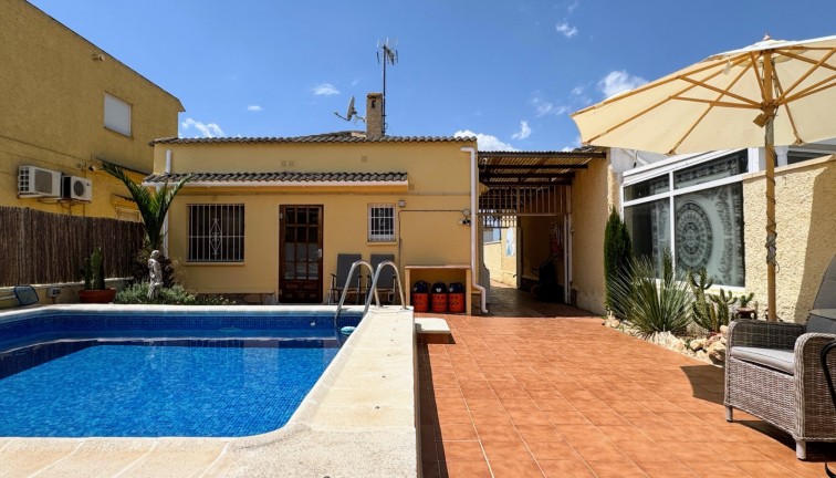 Reventa - Chalet - Torrevieja - La Siesta