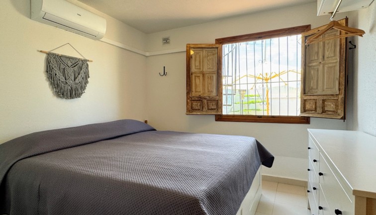 Reventa - Chalet - Torrevieja - La Siesta