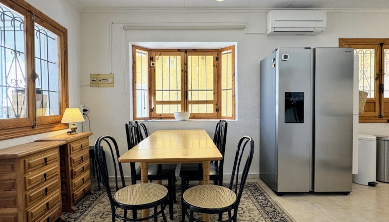 Reventa - Chalet - Torrevieja - La Siesta