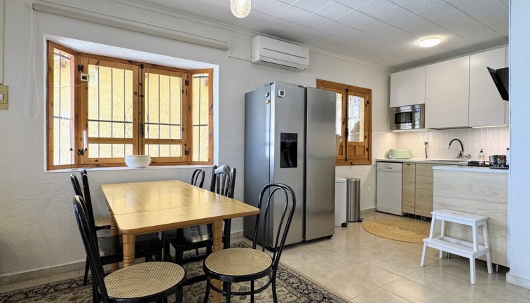 Reventa - Chalet - Torrevieja - La Siesta