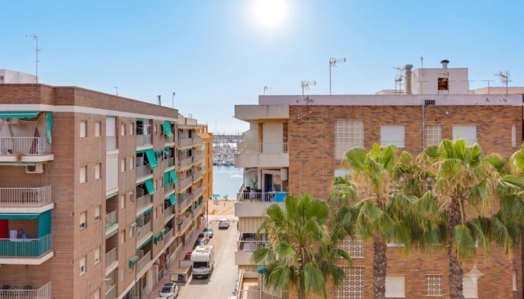 Jälleenmyynti - Asunto - Ylimmän kerroksen asunto - Torrevieja - Acequion