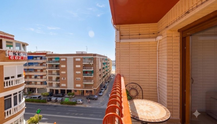 Jälleenmyynti - Asunto - Ylimmän kerroksen asunto - Torrevieja - Acequion