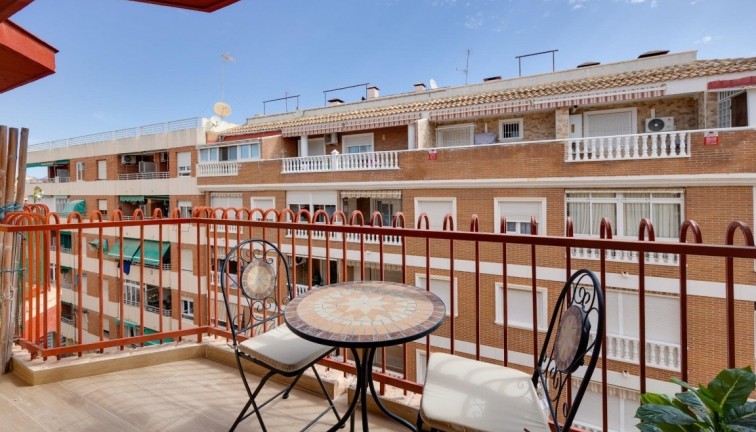 Jälleenmyynti - Asunto - Ylimmän kerroksen asunto - Torrevieja - Acequion