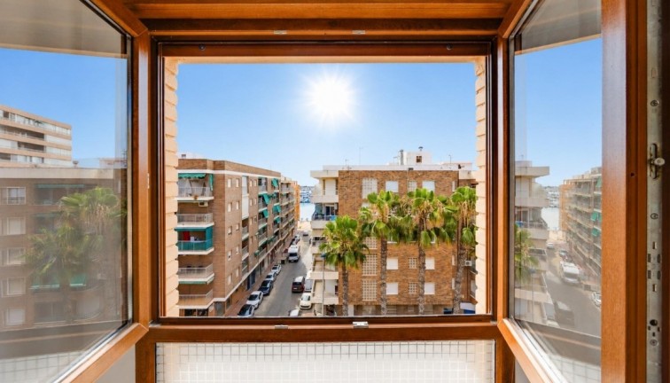 Jälleenmyynti - Asunto - Ylimmän kerroksen asunto - Torrevieja - Acequion