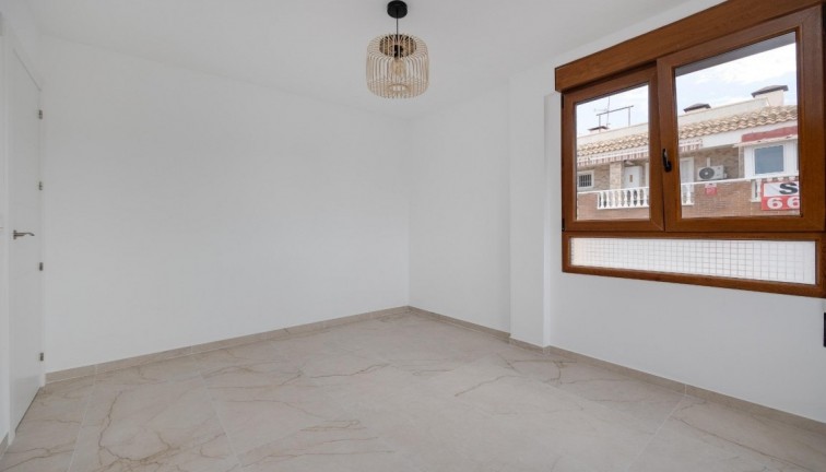 Jälleenmyynti - Asunto - Ylimmän kerroksen asunto - Torrevieja - Acequion