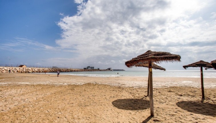 Jälleenmyynti - Asunto - Ylimmän kerroksen asunto - Torrevieja - Acequion