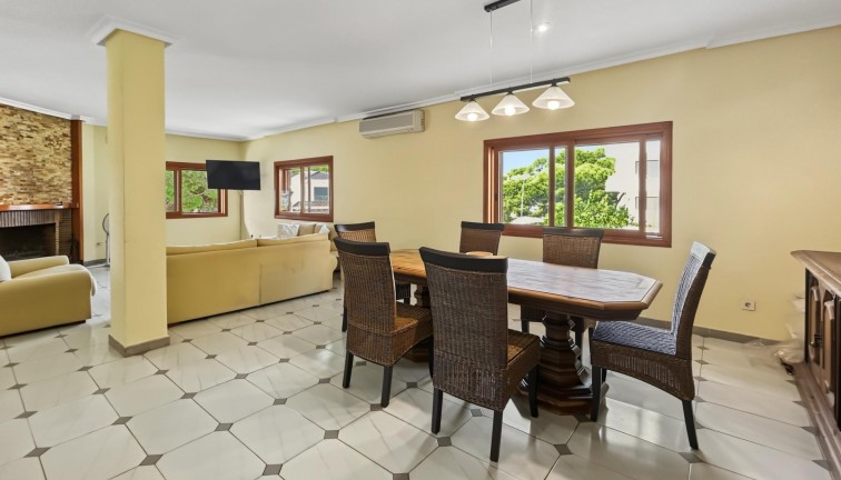 Reventa - Chalet - Orihuela Costa - Campoamor