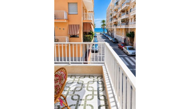 Jälleenmyynti - Asunto - Torrevieja - Playa del Cura