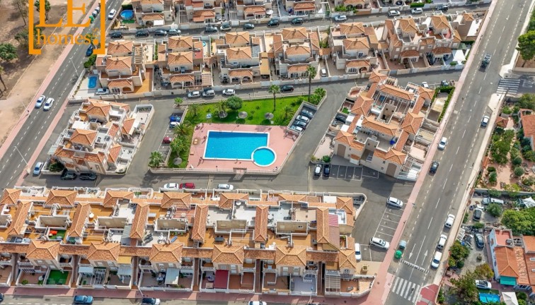 Jälleenmyynti - Bungalow - Torrevieja - Aguas Nuevas