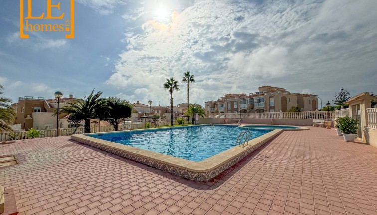 Jälleenmyynti - Bungalow - Torrevieja - Aguas Nuevas