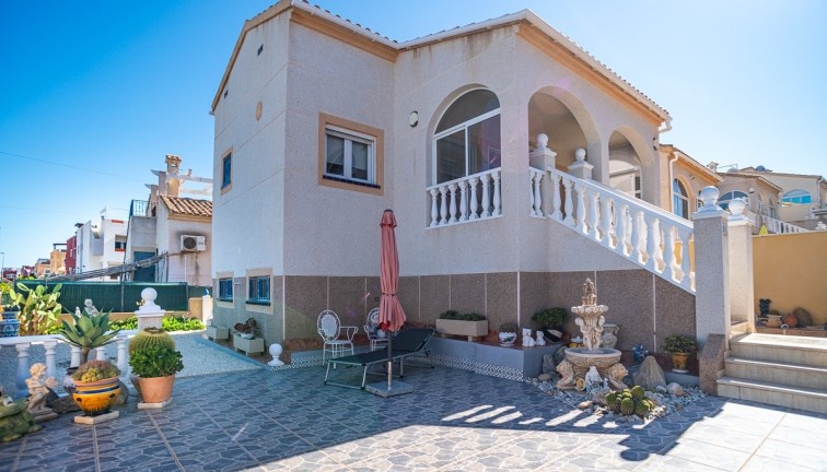 Resale - Chalet - Orihuela Costa - Los Altos