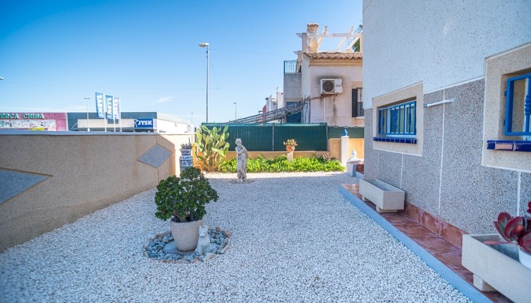 Resale - Chalet - Orihuela Costa - Los Altos