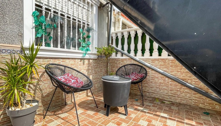 Jälleenmyynti - Bungalow - Torrevieja - La Siesta