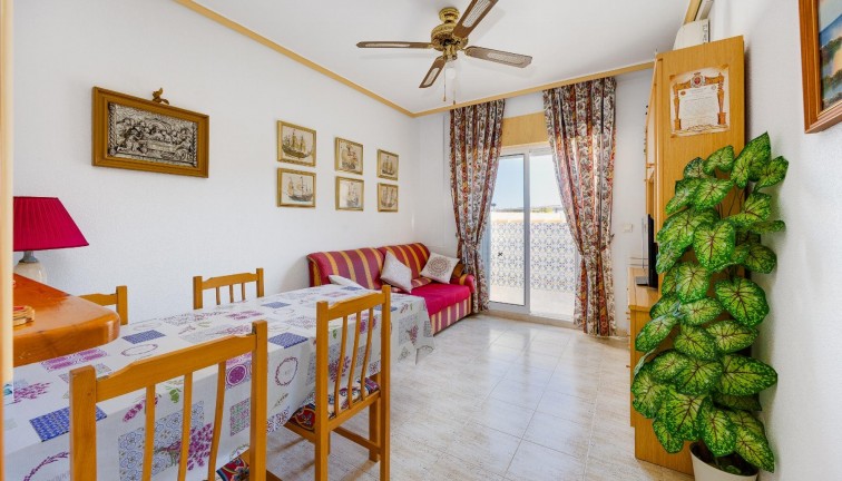 Jälleenmyynti - Asunto - Ylimmän kerroksen asunto - Torrevieja - Acequion