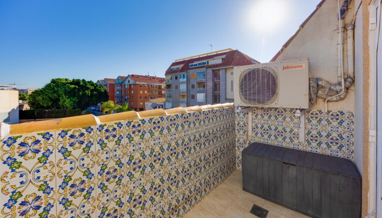 Jälleenmyynti - Asunto - Ylimmän kerroksen asunto - Torrevieja - Acequion