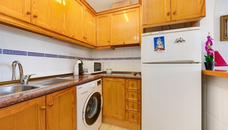 Jälleenmyynti - Asunto - Ylimmän kerroksen asunto - Torrevieja - Acequion