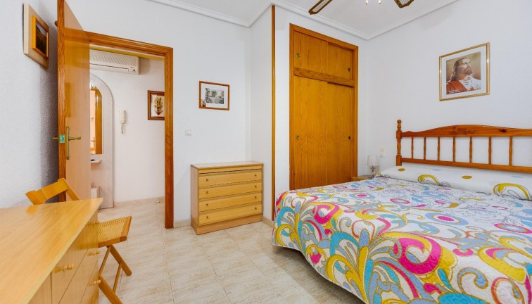 Jälleenmyynti - Asunto - Ylimmän kerroksen asunto - Torrevieja - Acequion