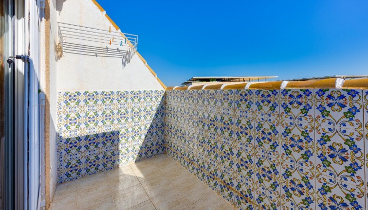 Jälleenmyynti - Asunto - Ylimmän kerroksen asunto - Torrevieja - Acequion