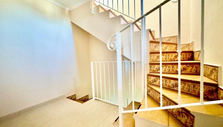 Resale - Semi-Detached - Torrevieja