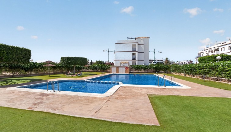 Resale - Apartment - Punta Prima