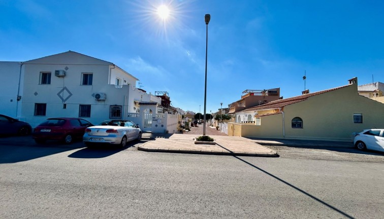 Reventa - Casa adosada - Torrevieja - La Siesta