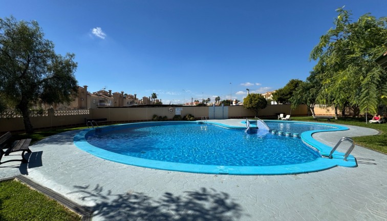 Jälleenmyynti - Asunto - Ylimmän kerroksen asunto - Orihuela Costa - Los Almendros-La Florida
