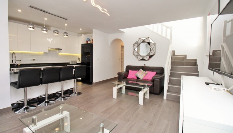 Jälleenmyynti - Paritalo/Rivitalo - Villamartín
