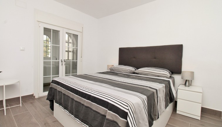 Jälleenmyynti - Paritalo/Rivitalo - Villamartín