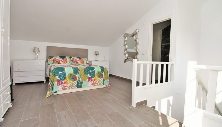 Jälleenmyynti - Paritalo/Rivitalo - Villamartín