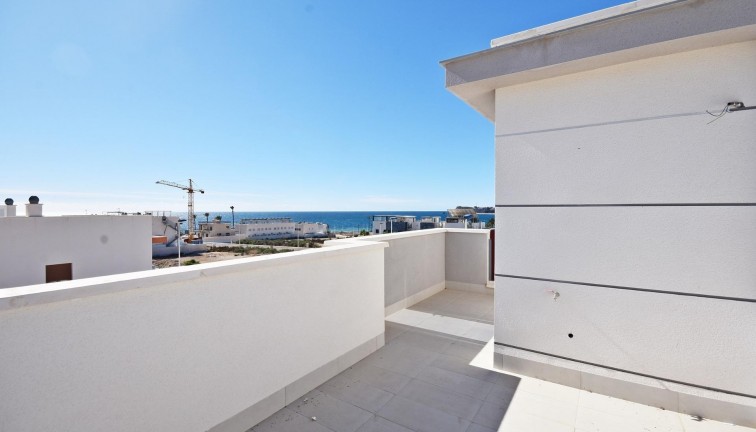 Uudistuotanto - Erillistalo - Mazarron - Puerto de Mazarron