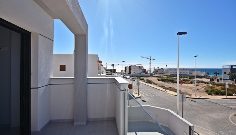 Uudistuotanto - Erillistalo - Mazarron - Puerto de Mazarron
