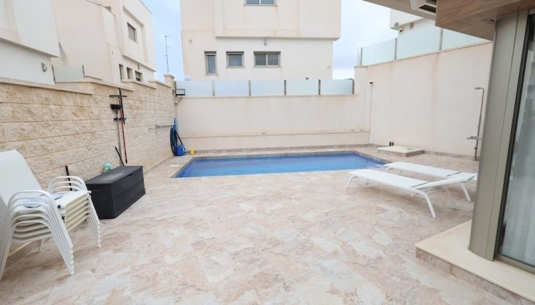 Reventa - Chalet - Orihuela Costa - Villamartín