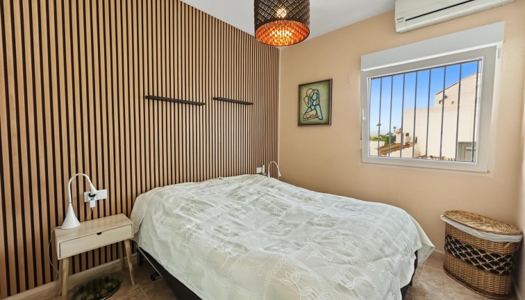 Återförsäljning - Bungalow - Orihuela Costa - Lomas de Don Juan