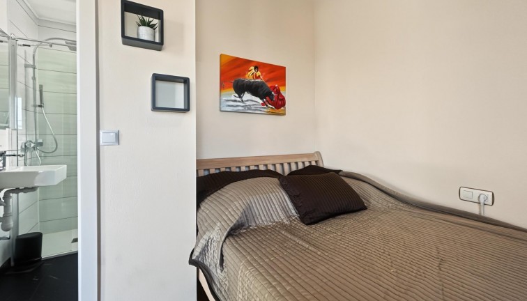 Återförsäljning - Bungalow - Orihuela Costa - Lomas de Don Juan