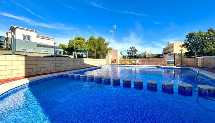 Återförsäljning - Bungalow - Orihuela Costa - Lomas de Don Juan