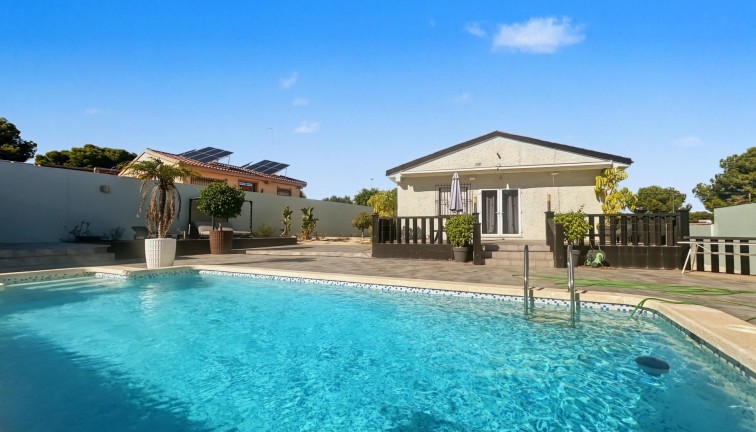 Resale - Chalet - Pilar de la Horadada - Pinar de Campoverde